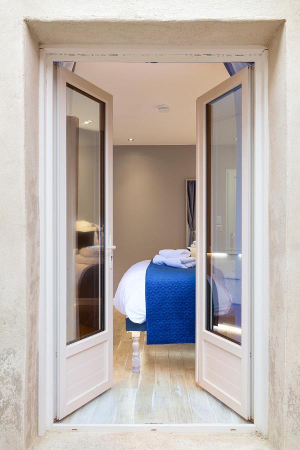 Suite Appart Place Versepuy ช็องตียี ภายนอก รูปภาพ